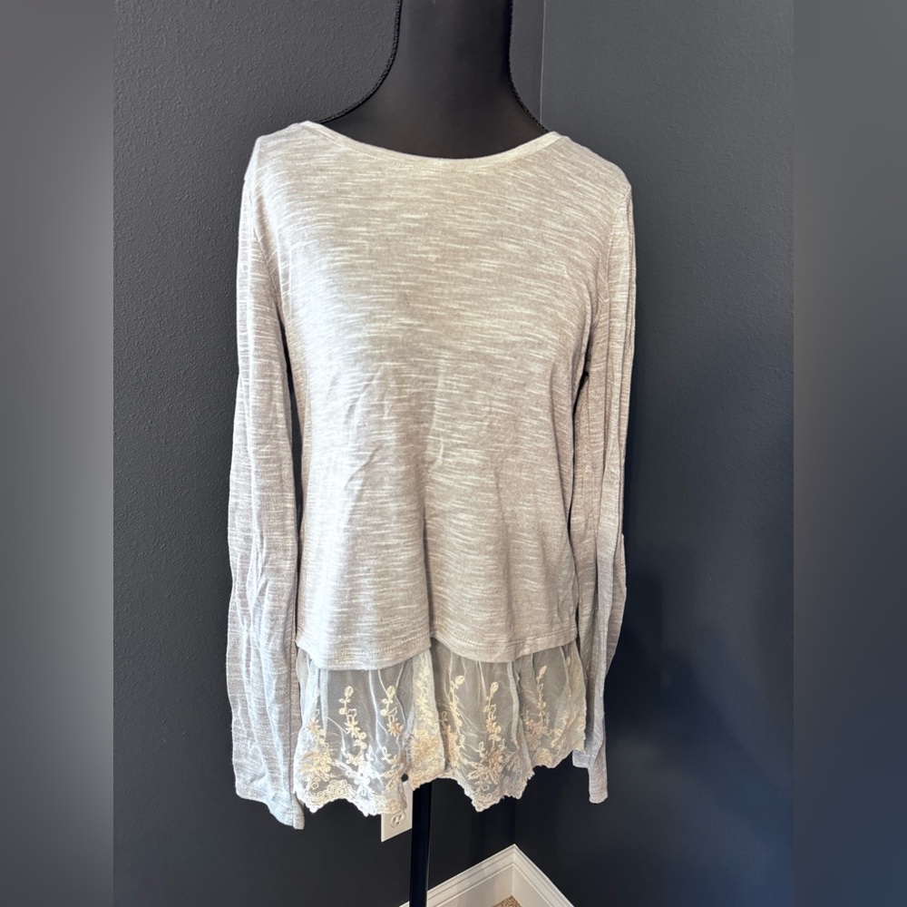 Source Unknown Light Gray Lace Trim Long Sleeve Top